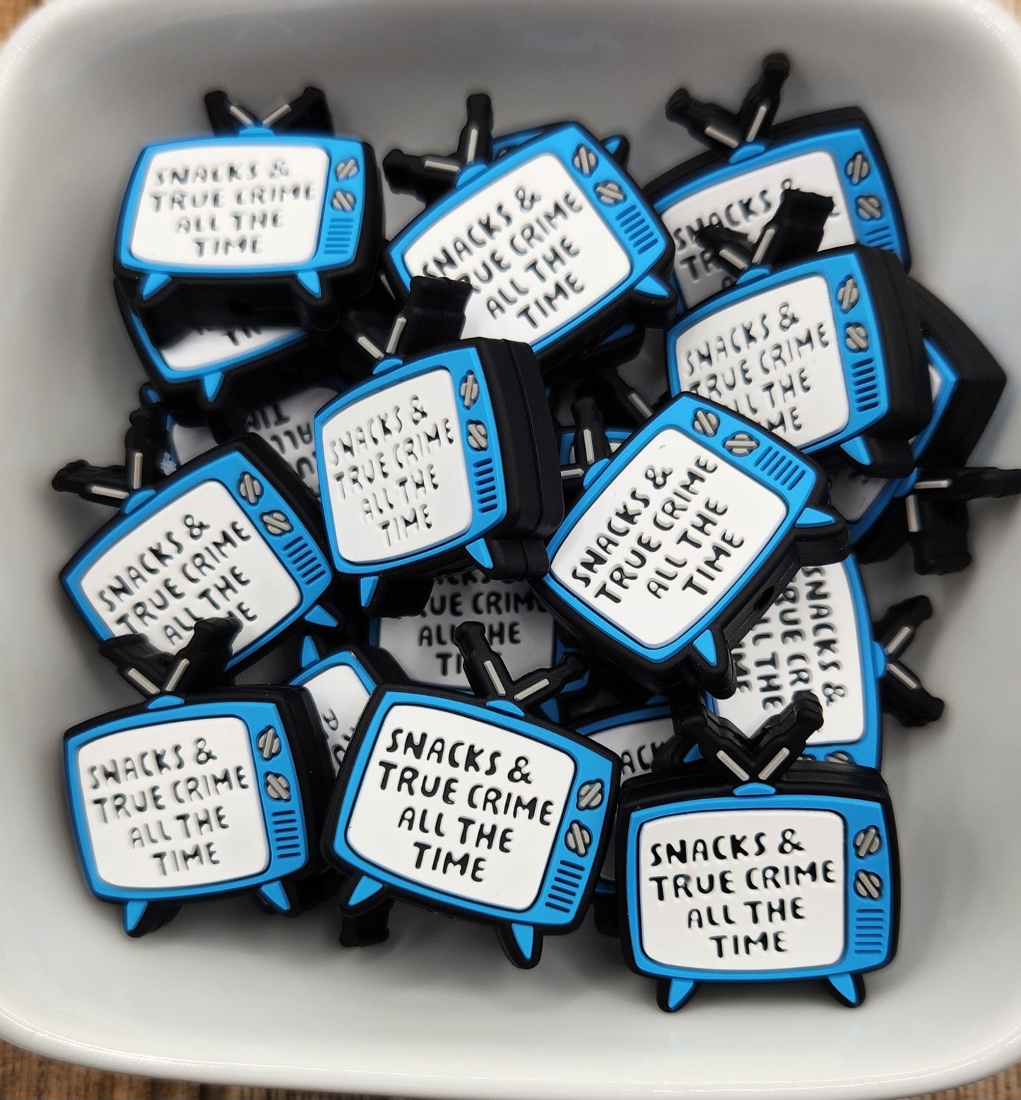 Snack True Crime silicone focal bead
