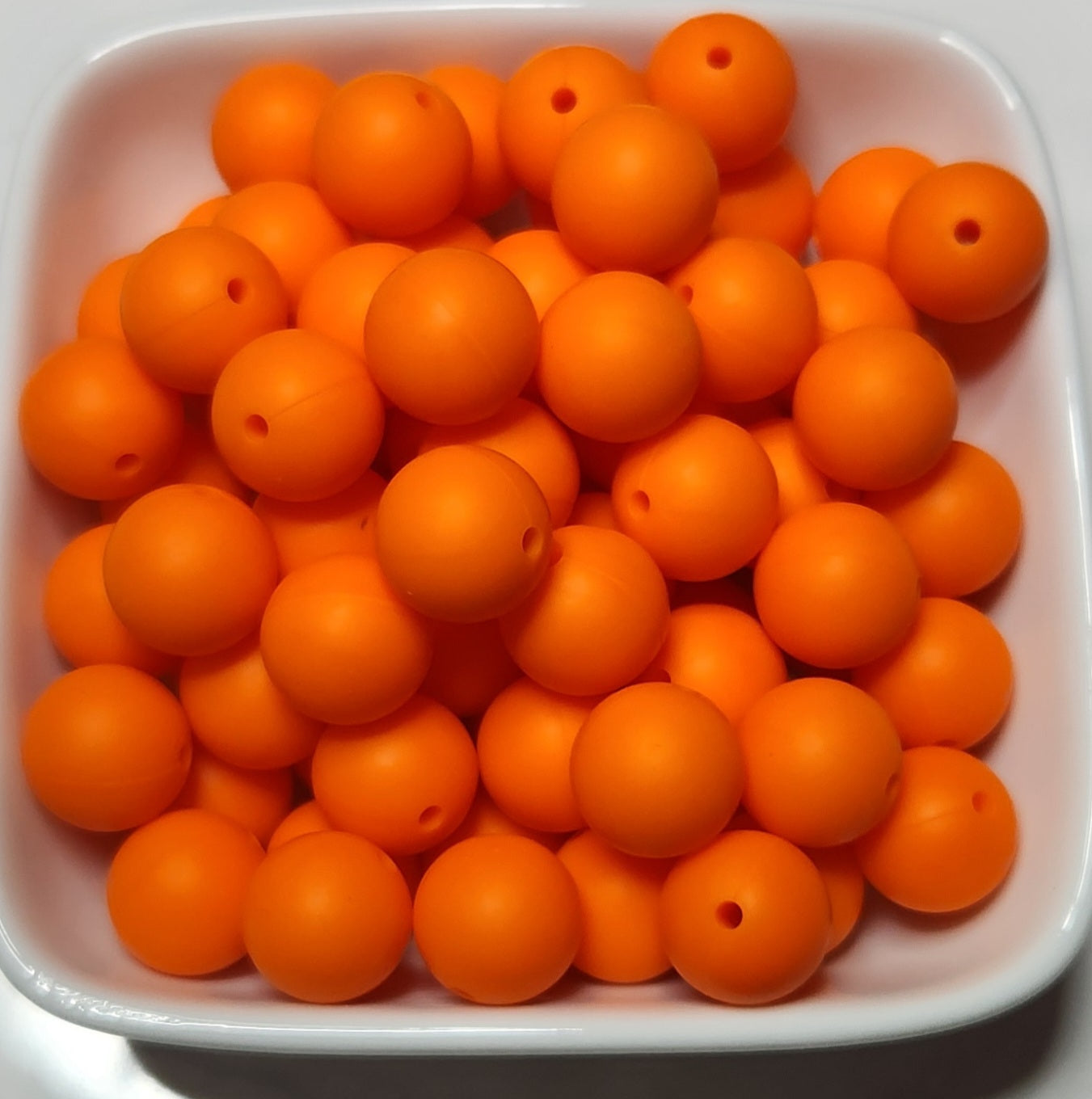 15 mm Solid Silicone Beads 20 pack