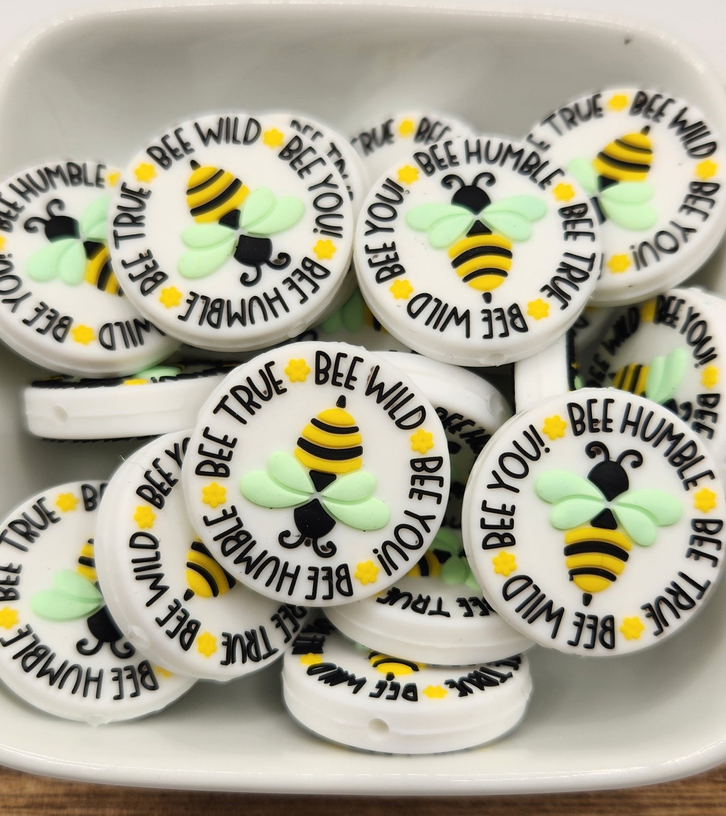 Bee true silicone focal bead